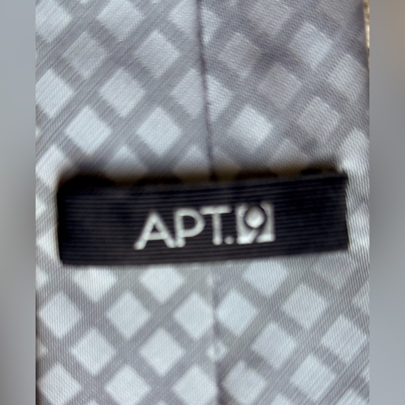 Apt. 9 Silver Checkered Tie - Picture 2 of 2